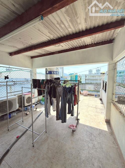 Bán nhà 4 tấng kiệt Nguyễn Du có dòng tiền 18tr/tháng. gần Tòa nhà Trái BẮP - 1