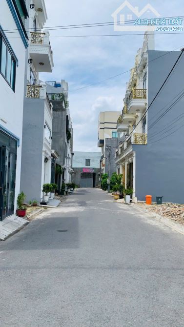 Bán đất SR, TC đường nhựa 6m thông, gần siêu thị GO, chỉ 3tỷ850 - 1