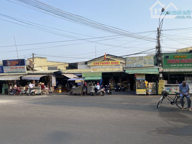 Bán nhà mặt tiền chợ Phước Bình đường Đại Lộ 2 rộng 25 mét Quận 9 cũ (88m2) 20 tỷ - 1