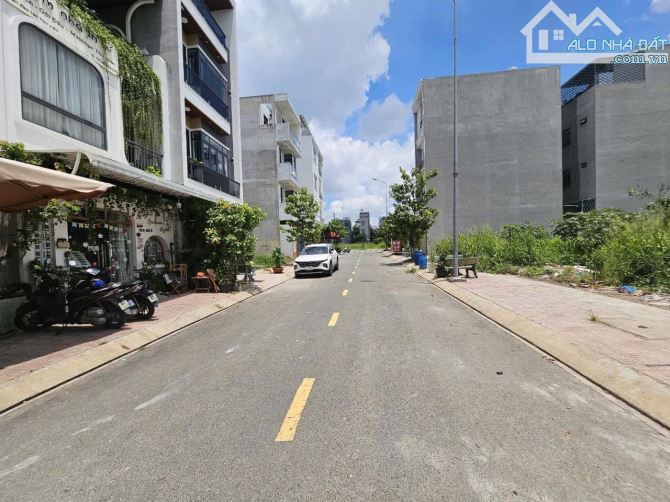 BÁN NHÀ KHU PHÂN LÔ ĐỒNG BỘ TX22 - 1