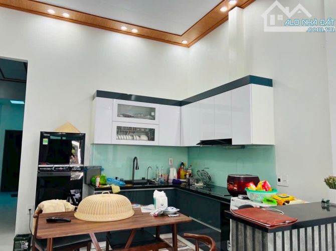🏠 CÓ THẬT KHÔNG?! Nhà 4 tầng ô tô đỗ cạnh mà CHỈ 5,8 TỶ – Full nội thất xách vali vào ở n - 1