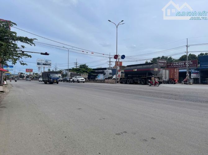 ✓B.án nhà Mặt Tiền Đường QL51.Long An Long Thành. •DT :730m2 có 100m2 thổ cư. Có giấy phép - 1