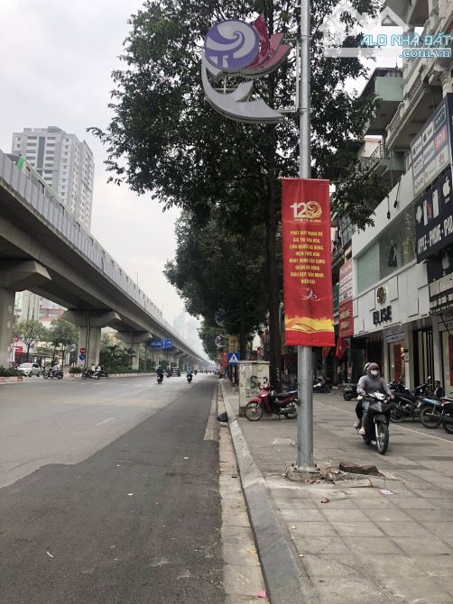 Bán Nhà Mặt Phố Quang Trung Hà Đông 70m²×4 Tầng Mặt Tiền 5m Vỉa Hè Đá Bóng Giá nhỉnh 29 tỷ - 1
