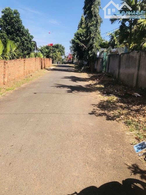 💥  Mặt Tiền 7m Dài 30m Thổ Cư 60m2. Hẻm Y Wang, Thôn 4 Ea Kao. 💰  1 Tỷ140 - 1