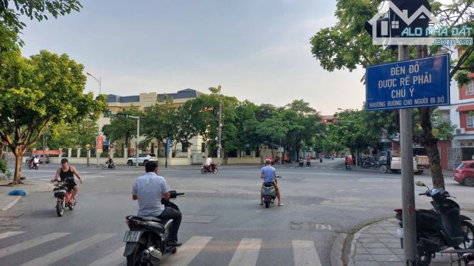 Bán nhà mặt tiền phố Thanh Am, 75m2- mt5.2- 4 tầng- 16 tỷ hơn, phân lô, vỉa hè, kinh doanh - 1