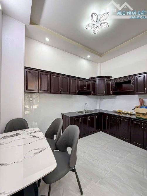 Bán nhà hẻm xe hơi Minh Phụng Quận 11 , 3 tầng full NT đẹp , lô góc, chỉ 6.4 tỷ - 1