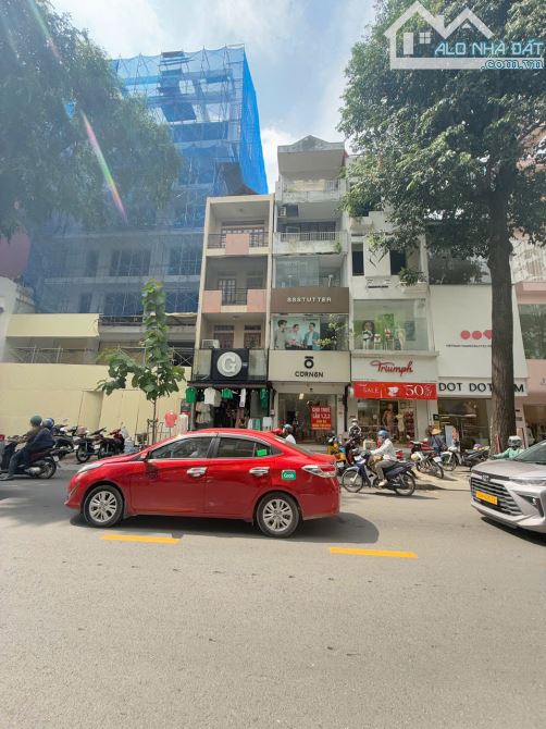 Mặt Tiền Nguyễn Trãi Ngay Ngã 6 Phù Đổng Q1- 7,8*21- 5Tầng - Hđt 12000$- Gía bán : 149Tỷ - 1