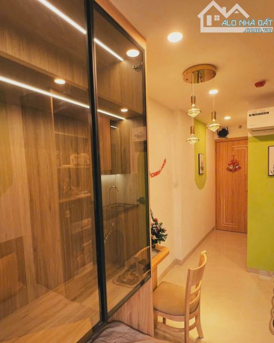 BÁN TÒA CHDV MP CỰ LỘC 80M2 7 TẦNG ĐỐI DIỆN ROYAL CITY - 18 CĂN HỘ VIP DÒNG TIỀN 100TR/TH - 1