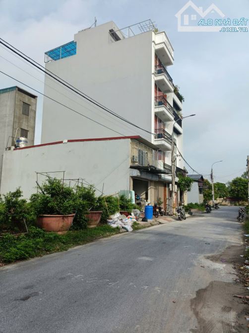 Đất DV Kim Chung 130.2m2-MT8.1m, vỉa hè KD, 2 ô tô tránh, giá ĐT 134tr/m2 - 1