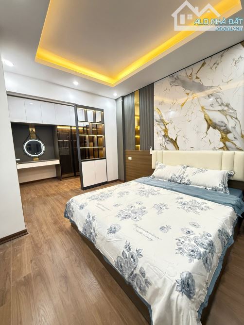 YÊN HÒA – NHÀ MỚI TINH 5 TẦNG, 31M2 – MẶT TIỀN 4.95M – NGÕ RỘNG 3M – Ô TÔ ĐỖ CỬA – 8.35 TỶ - 12
