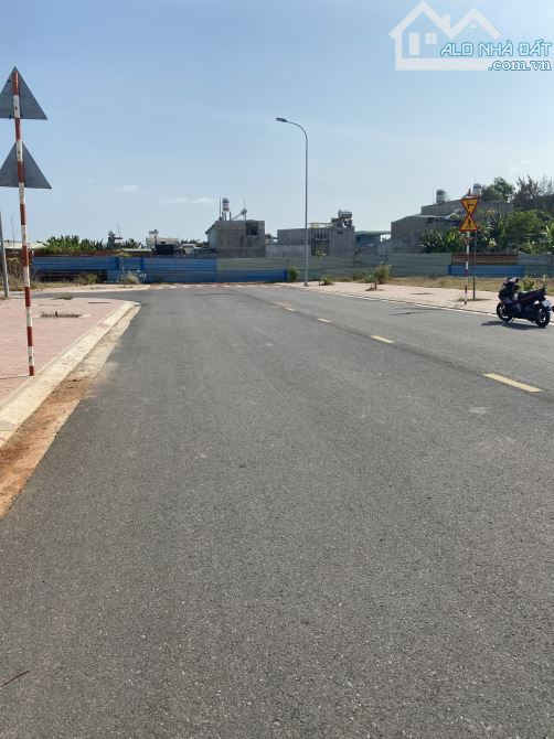 BÁN ĐẤT TÁI ĐỊNH CƯ PHƯỜNG 10, SỔ ĐỎ RIÊNG, THỔ CƯ_ ĐẤT ĐẸP, VỊ TRÍ TIỀM NĂNG! - 2