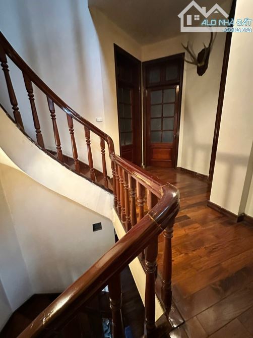 Biệt thự nhà vườn Láng Hạ, Ba Đình. Phân lô quan chức, 126m², MT 9.5m, ô tô tránh, 52 tỷ - 2