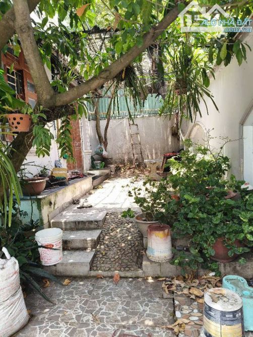 Chính chủ Lô góc, Thạnh Xuân 33, 13m x16m, xe hơi ngủ trong nhà, 3 Tầng BTCT , Nhỉnh 12 ỷ - 2
