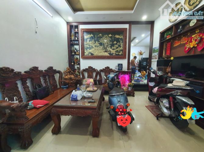 Hẻm 5m Ô tô 7 chỗ đậu cửa, Nhà 3Tầng BTCT chắc, Đẹp, Huỳnh Văn Nghệ, 75m2 Nở Hậu Chỉ 8.6Tỷ - 2