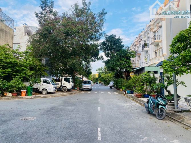 🎇Biệt thự mini Tân Cổ Điển 4 tầng - 120M2( 7X17 ) - 14.5Tỷ TL - Đường 12M vỉa hè - 2