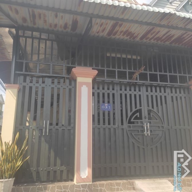 Bán nhà 4,2*27m. 4 phòng ngủ. Mặt tiền nhựa. Tân Thới Nhì. Hocmon - 2