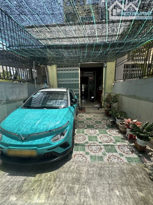Bán nhà đẹp 3 lầu giá rẻ Q8, diện tích lớn 100m2[4m × 25m] xe hơi vào nhà, SHR hiện hữu - 2