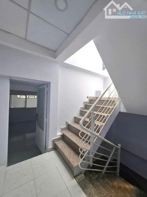 NHÀ HẺM XE HƠI – 5PN KHÉP KÍN – 64M² – NGANG 4M DÀI 16M – CMT8 QUẬN 10 – CHỈ 10.6 TỶ - 2