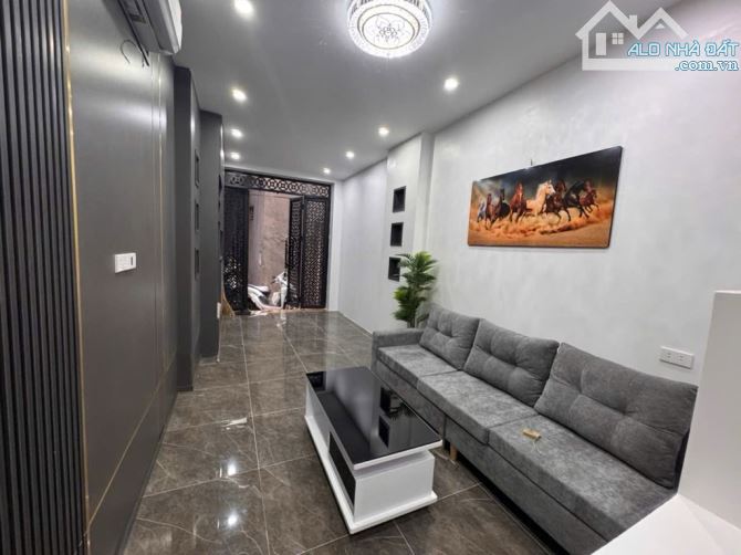 🏡 CẦN BÁN NHÀ NGUYỄN CHÍ THANH – 30M² x 6 TẦNG – GIÁ CHỈ 5.5 TỶ - 2