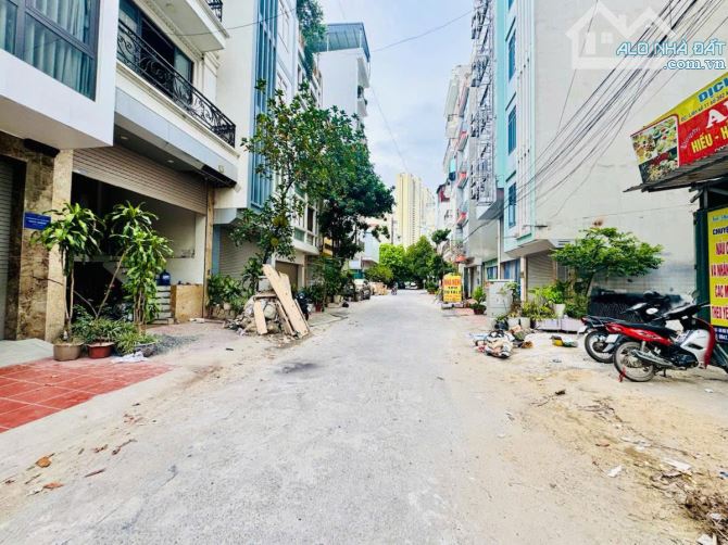 TOÀ NHÀ DỊCH VỤ 7 TẦNG_THANG MÁY_KINH DOANH ĐỈNH SPA,CCMN 50M KHU CỔNG ĐỒNG LA KHÊ 17,3 TỶ - 2