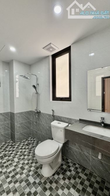 BÁN NHÀ ĐỨC GIANG – 5 TẦNG – 3 NGỦ KHÉP KÍN – GẦN Ô TÔ – GIÁ TỐT - 2