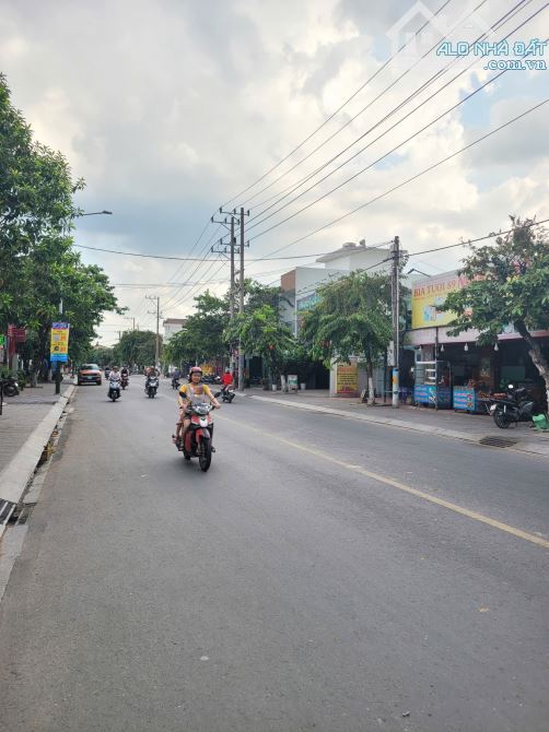 nhà cấp 4 6ty2 TL Thu Nhập 9tr/Tháng MT đường Trần Hưng Đạo p.Đông Hòa Tp.Dĩ An - 2