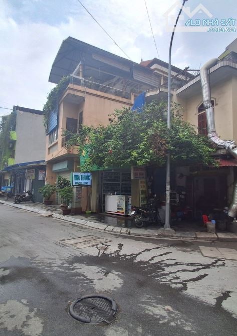 Tôi bán mảnh đất lô góc phân lô phố Hoàng Quốc Việt-Nguyễn Văn Huyên 73m2 giá 24 tỉ tl - 2