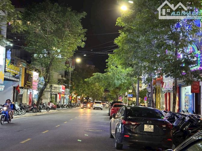Bán lô đất mặt tiền Bến Nghé ngay Gần Ngã 6 Vincom, Tp.Huế giá chỉ 22,5 tỷ - DT: 125m2 nga - 2