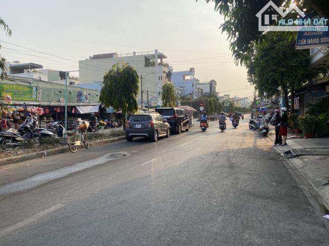 Bán nhà mặt tiền chợ Phước Bình đường Đại Lộ 2 rộng 25 mét Quận 9 cũ (88m2) 20 tỷ - 2