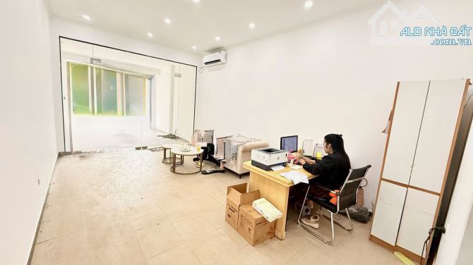HÀNG HIẾM TRUNG KÍNH – PHÂN LÔ Ô TÔ TRÁNH – VỈA HÈ – 2 MẶT THOÁNG - 2
