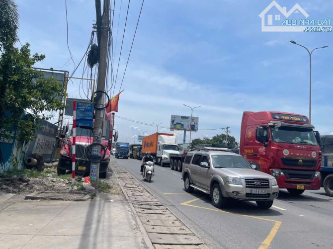 ✓B.án nhà Mặt Tiền Đường QL51.Long An Long Thành. •DT :730m2 có 100m2 thổ cư. Có giấy phép - 2