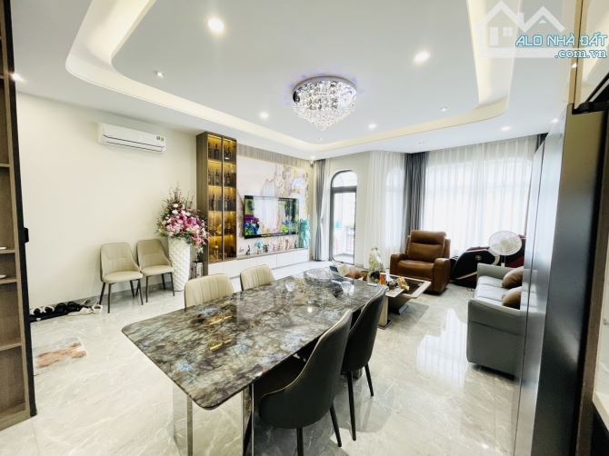 🏠 BÁN NHÀ MẶT TIỀN KHÁNH HỘI – QUẬN 4 💎 VỊ TRÍ KINH DOANH ĐỈNH –Giá chỉ hơn 15 tỏi - 2