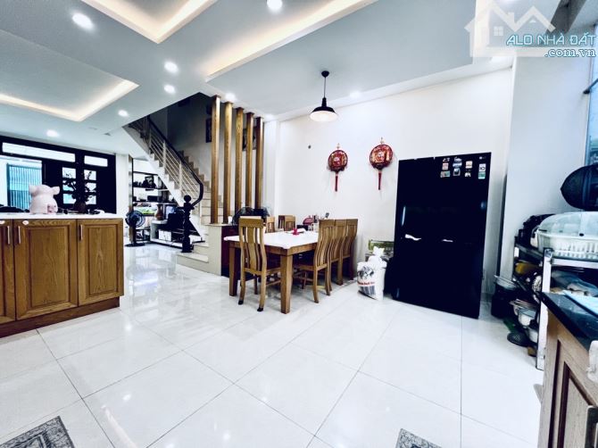PHẠM VĂN BẠCH P15 TÂN BÌNH ,DT 5×17 ,3 TẦNG ,GẦN CHỢ TÂN TRỤ SÂN BAY ,NHỈNH 7 TỶ - 2