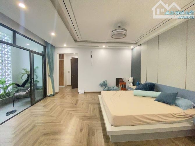 Bán nhà phân lô phố Láng Hạ 104m - 8 tầng - Thang Máy - Căn Góc - Ô tô 56 tỷ - 2
