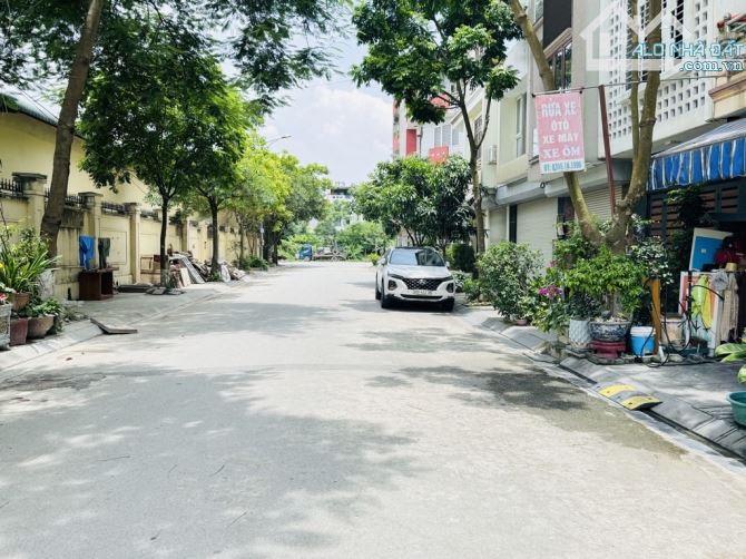 Bán nhà mặt tiền phố Thanh Am, 75m2- mt5.2- 4 tầng- 16 tỷ hơn, phân lô, vỉa hè, kinh doanh - 2