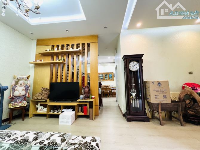 Bán nhà LÔ GÓC KHU CAO CẤP GẦN CÔNG VIÊN NGUYỄN TRÃI – NGÔ QUYỀN – HẢI PHÒNG - 2