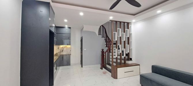Bán nhà ngõ 564 Nguyen văn Cừ, Bồ Đề,35m 5T  oto ,KD, 7,8 tỷ . - 2