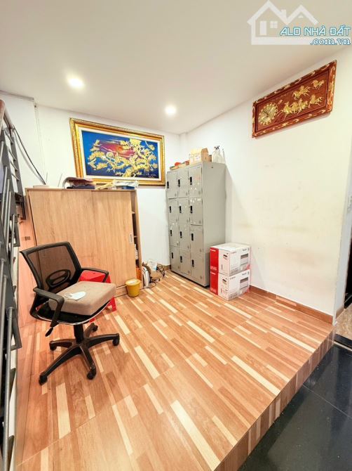 {3.8m-4.3m x 15.8m} - MẶT TIỀN KD GẦN CV LÊ THỊ RIÊNG - HẺM XE TẢI THÔNG , GÓC 2 MẶT TIỀN. - 2