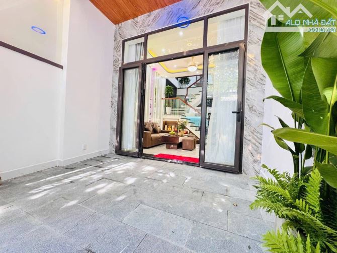 SIÊU PHẨM ĐẸP RẠNG NGỜI- THANH KHÊ-  70M- 2 TẦNG SÁNG BÓNG- NỞ  HẬU - 2