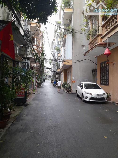 Bán 129m đất cách 15m ra phố Nguyễn Hoàng Tôn - Tây Hồ - oto vào đất - mt 6m - 33.5 tỷ - 2