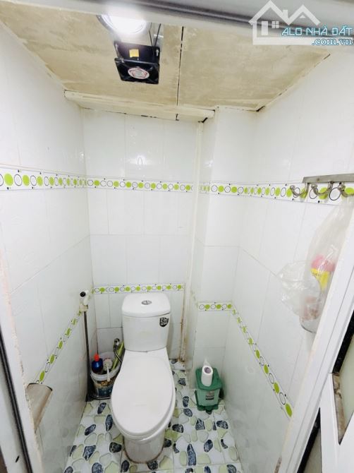 bán nhà 2 tầng phường Tân Thuận Đông; DTSD 72m2; không quy hoạch; không ngập nước; SHR - 2