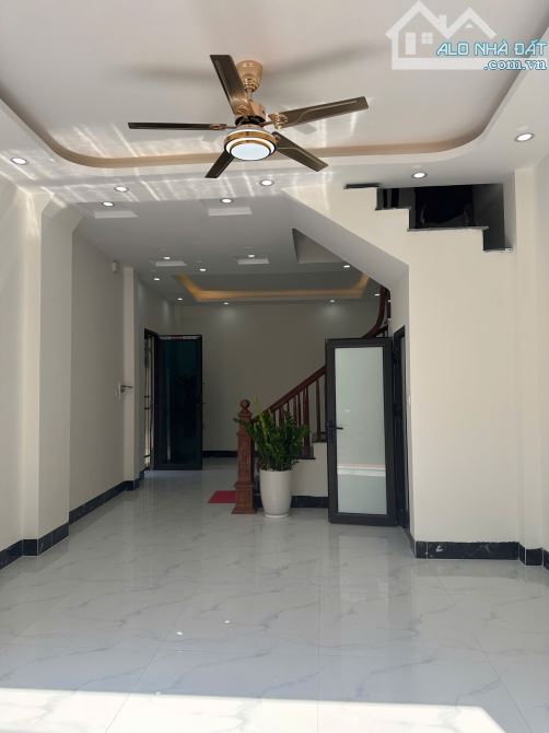 Bán nhà gần ga nhổn 45m2 5 tầng lô góc 7 ngủ vừa ở vừa cho thuê sinh viên giá 5 tỷ 05 - 2