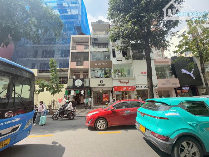 Mặt Tiền Nguyễn Trãi Ngay Ngã 6 Phù Đổng Q1- 7,8*21- 5Tầng - Hđt 12000$- Gía bán : 149Tỷ - 2
