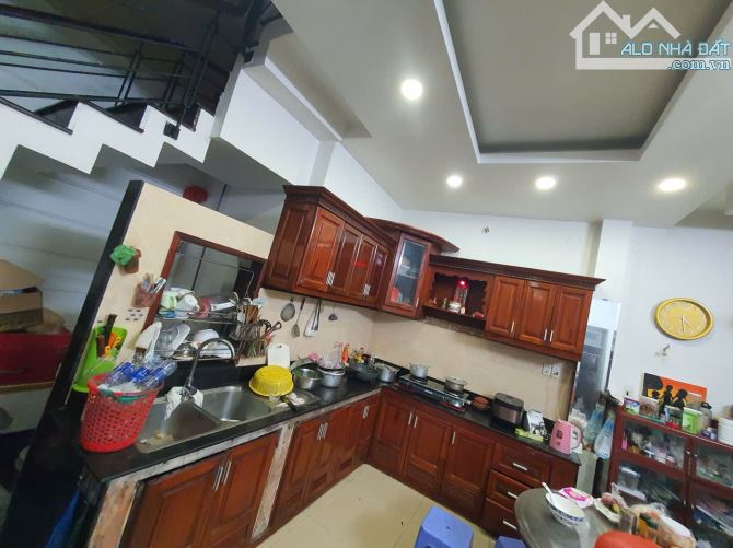 Hẻm 5m Ô tô 7 chỗ đậu cửa, Nhà 3Tầng BTCT chắc, Đẹp, Huỳnh Văn Nghệ, 75m2 Nở Hậu Chỉ 8.6Tỷ - 3