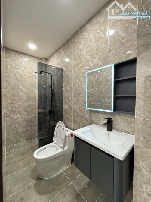 Bán nhà 4 tầng, Huỳnh Tấn Phát, Quận 7. DTSD 165m2, full nội thất, HXH thông. Chỉ 7 tỷ xíu - 3