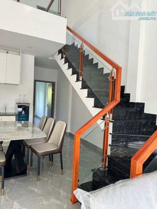 Nhà mới xây hẻm ba gác P5 TP Tân An - 3
