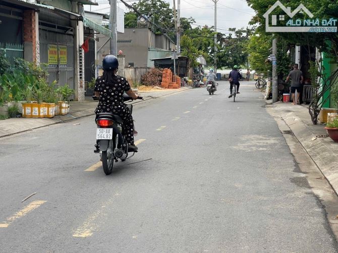 BÁN NHÀ RIÊNG CẤP 4 - HXH 6M - NGUYỄN THỊ THẢNH - DT 145M2 - 2PN - PK - 4,3 TỶ - HÓC MÔN - 3