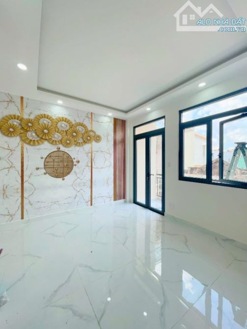 BÁN NHÀ CHDV 3 TẤM TẠI Q4 MỚI ĐẸP 10PN 11WC GIÁ 8TỈ799 KHU DÂN CƯ 2 MẶT TIỀN HÀNG NGON - 3