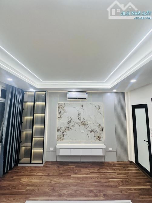 BÁN NHÀ HỒ TÙNG MẬU- 30M2 - 5 TẦNG- MT4m- Ô TÔ ĐỖ CỬA- FULL NỘI THẤT - 3