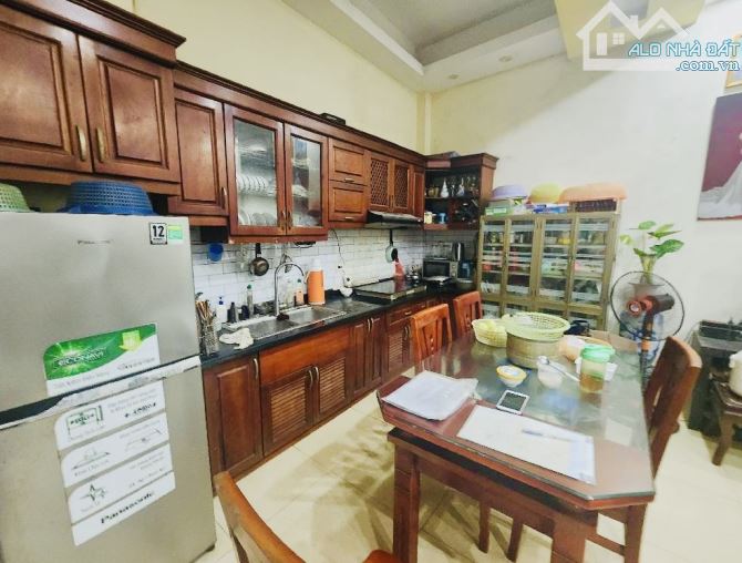 HOÀNG QUỐC VIỆT - VÕ CHÍ CÔNG - DÂN XÂY - LÔ GÓC - DT 40M - 7,2 TỶ - 3